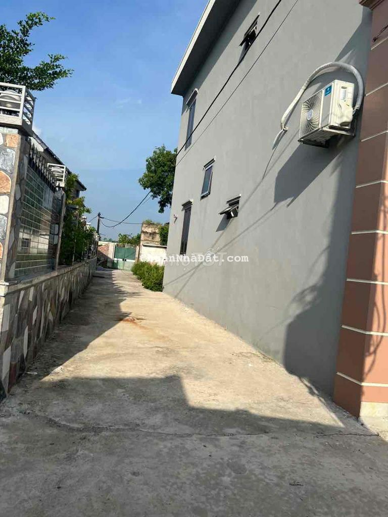 đất rẻ đường thông rộng 4m ô tô tải chui vào đất