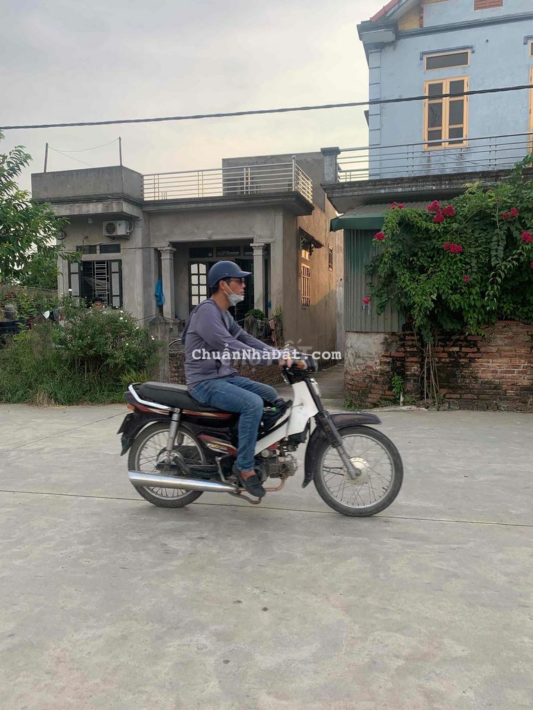 đất rẻ đường rộng ô tô đõ cửa