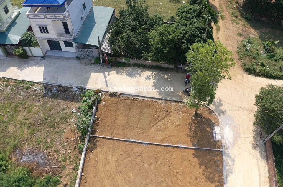 Lô góc 2 mặt tiền đối diện cổng trường ĐH Quốc Gia. Sát vách XanhVillas. 100% TC. KD hoặc xây trọ