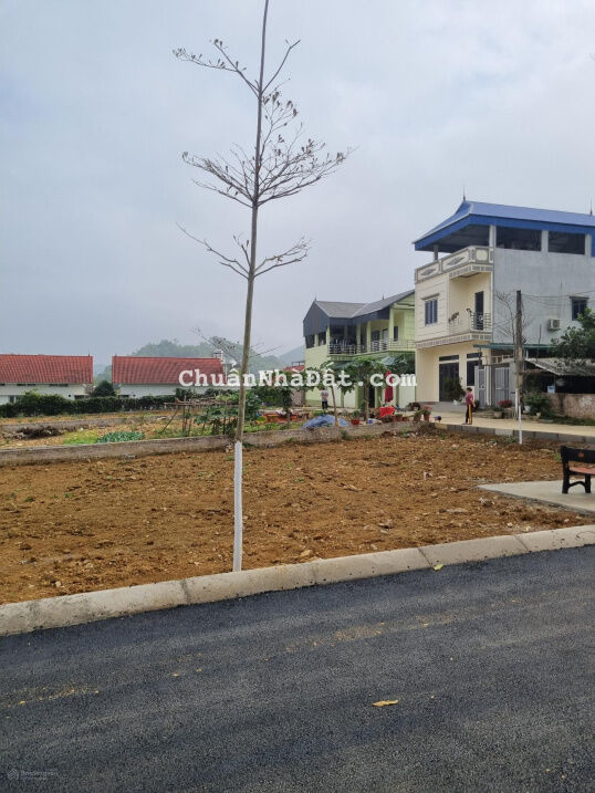 Lô góc 2 mặt tiền đối diện cổng trường ĐH Quốc Gia. Sát vách XanhVillas. 100% TC. KD hoặc xây trọ