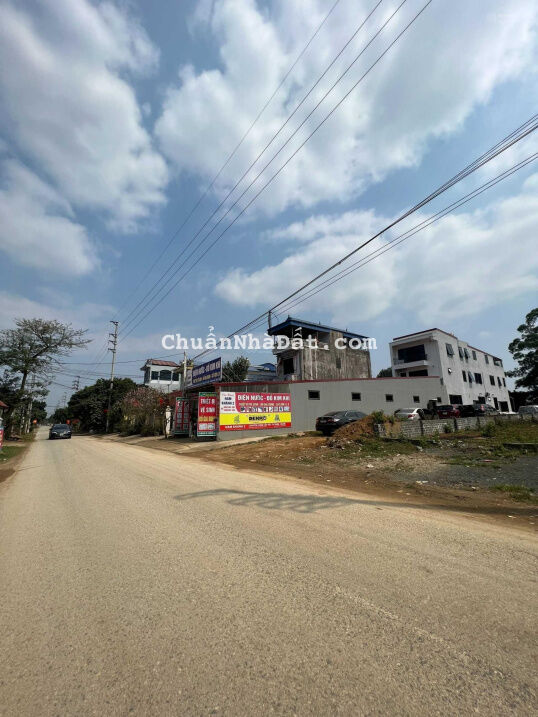 Lô góc 2 mặt tiền đối diện cổng trường ĐH Quốc Gia. Mặt đường đại lộ tiện KD or xây trọ 100% thổ cư