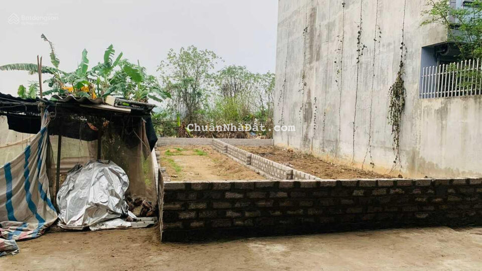 76m2 làn 2 đường 420, ngay chân trường cấp 3, ngay sát trung tâm huyện. LH em Vân 0868819991