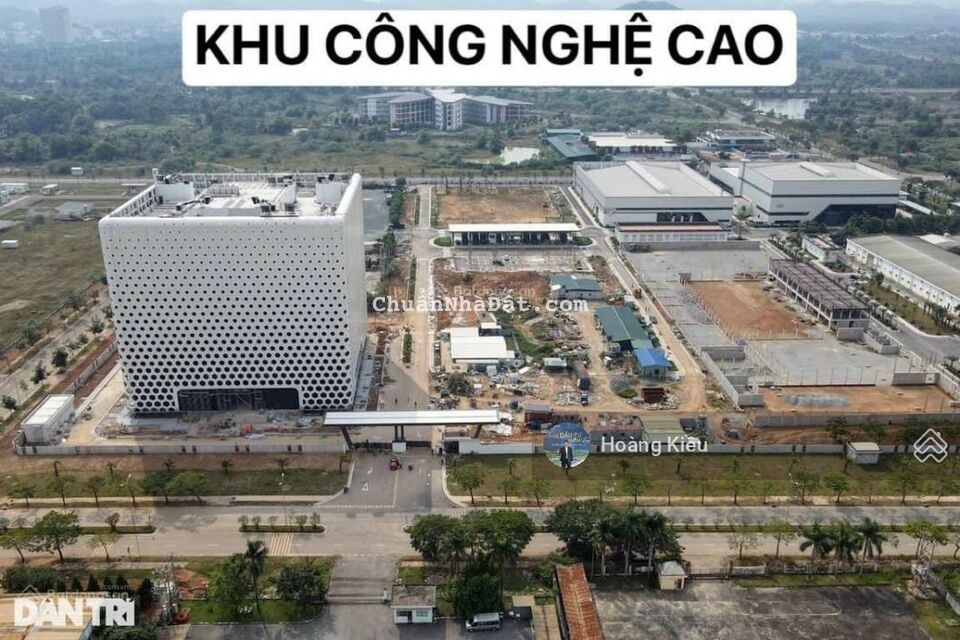 Chính chủ bán gấp lô đất 2 mặt tiền, DT 88.8m2 giá 880tr, cách 1.500m đến khu CNC, FPT, Đại học QG