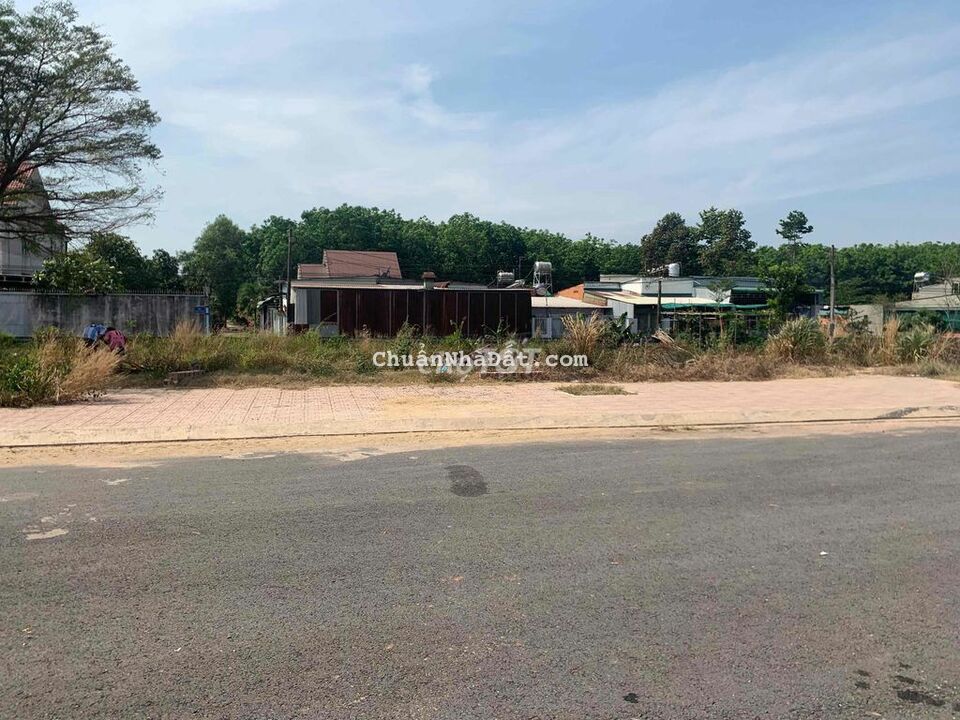 Về Bắc cần bán lô đất thổ cư đẹp kế bên DT769