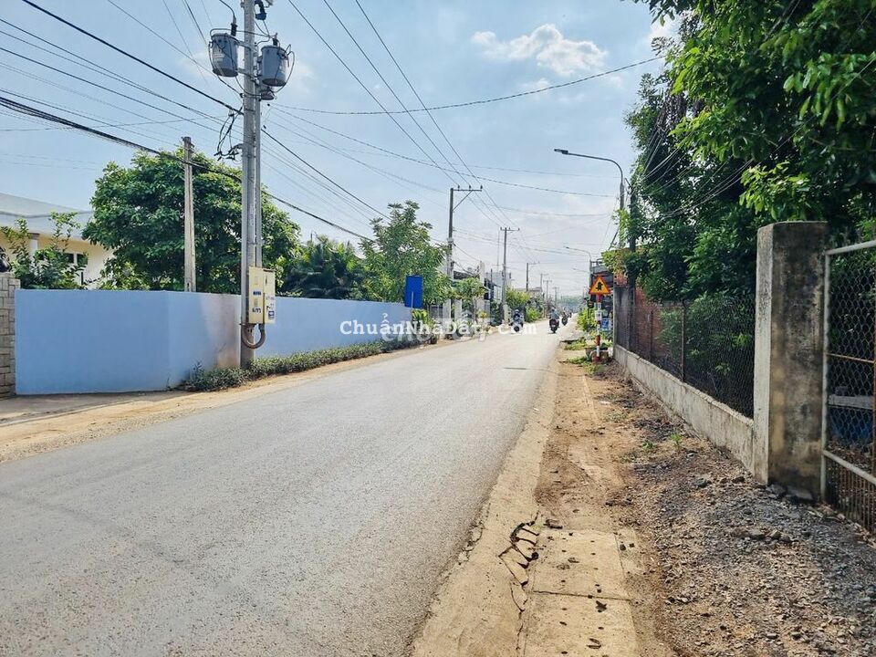 Đất vàng giá tốt- Thị trấn Dầu Giây- Mặt tiền đường xe tải bê tông 8m.