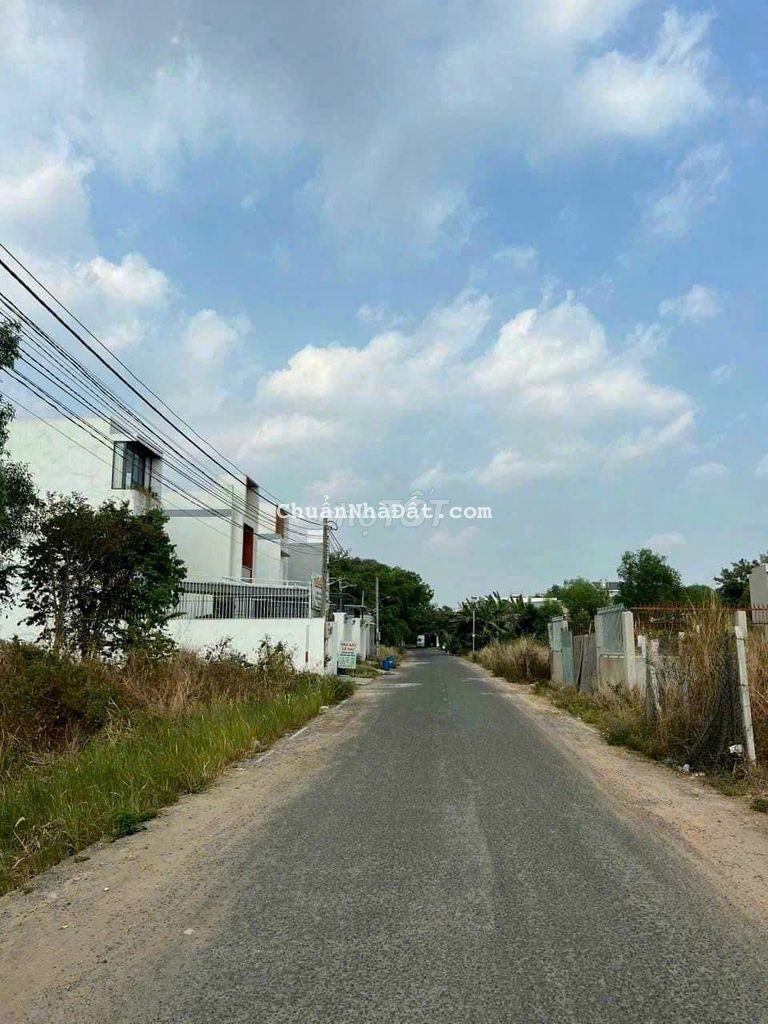 Mặt tiền đườngDX 070, đường nhựa 6m,Trả trước 700tr còn lại NH cho vay