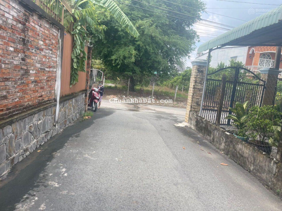 Bán đất Phú Hoà đường nhựa thông 130m2 giá chỉ 2 tỷ 7