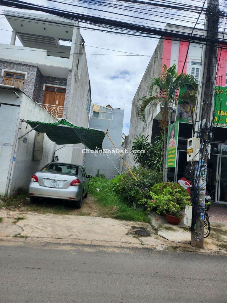 BÁN GẤP LÔ ĐẤT ĐX02 PHÚ MỸ CÁCH DT742 CHỈ 300M SỔ RIÊNG