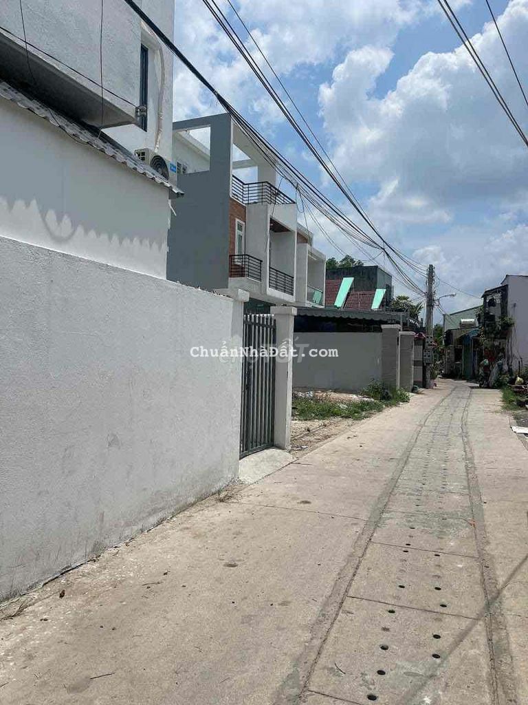 Bán đất Phu loi chu ngop gia tot vi tri khu dan đông ngang hơn 5.5m