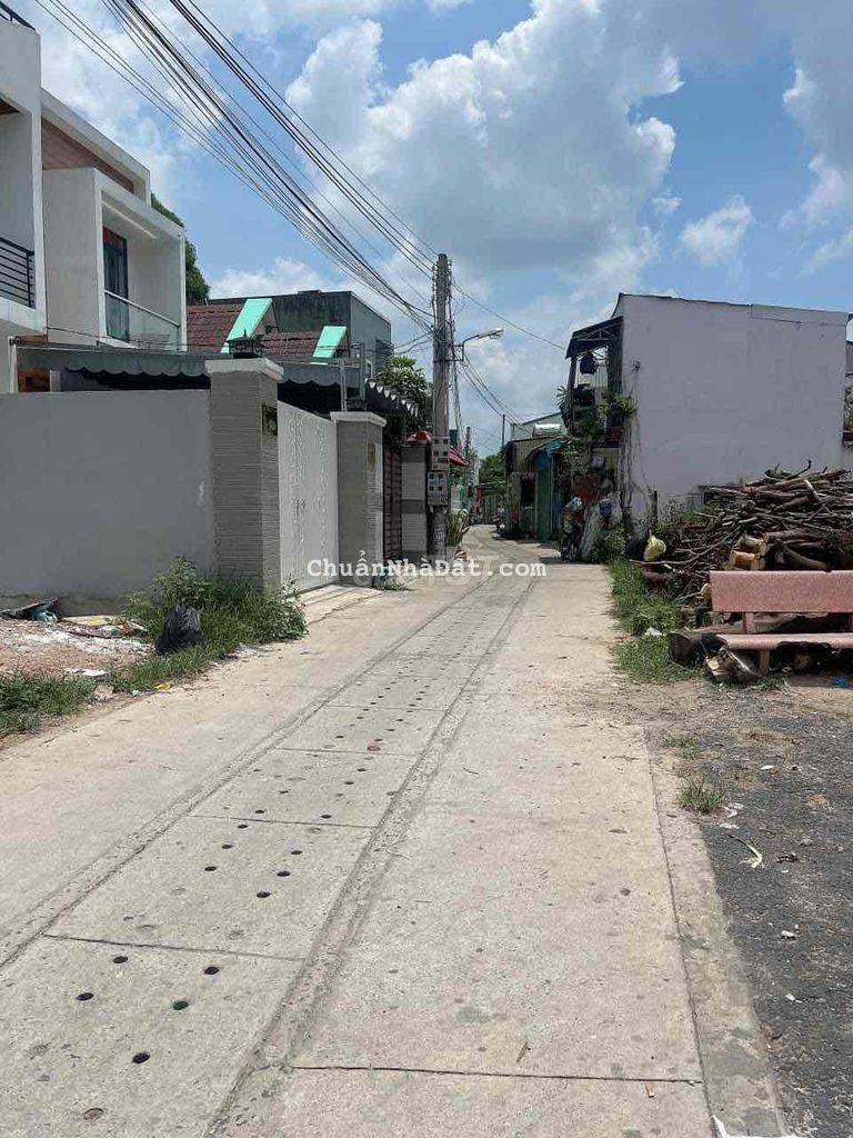 Bán đất Phu loi chu ngop gia tot vi tri khu dan đông ngang hơn 5.5m