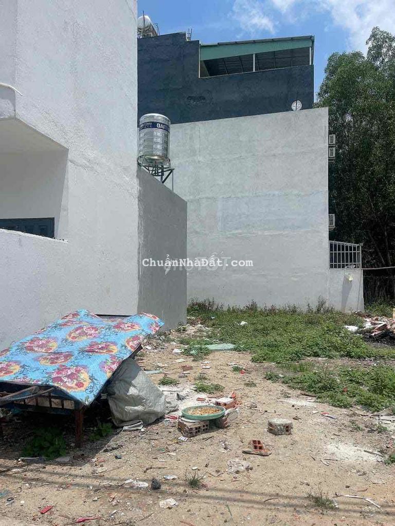 Bán đất Phu loi chu ngop gia tot vi tri khu dan đông ngang hơn 5.5m