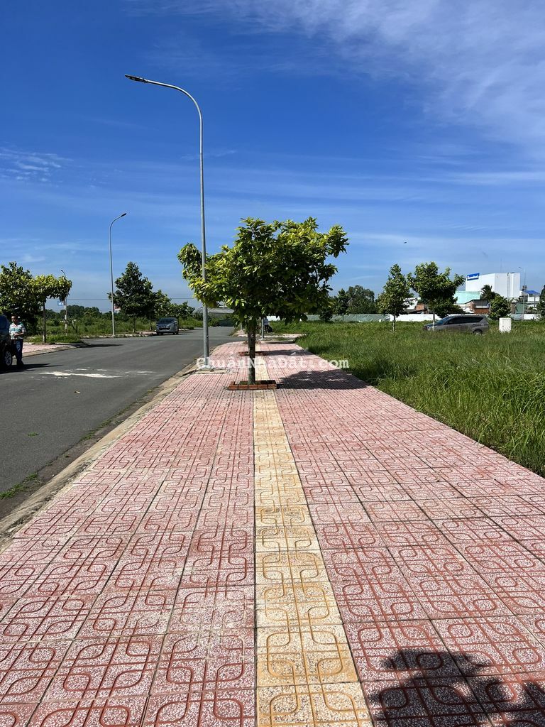 Đất Mặt Bằng Kinh Doanh 140m2, QL1A Đi Vào 800m Đường Nhựa