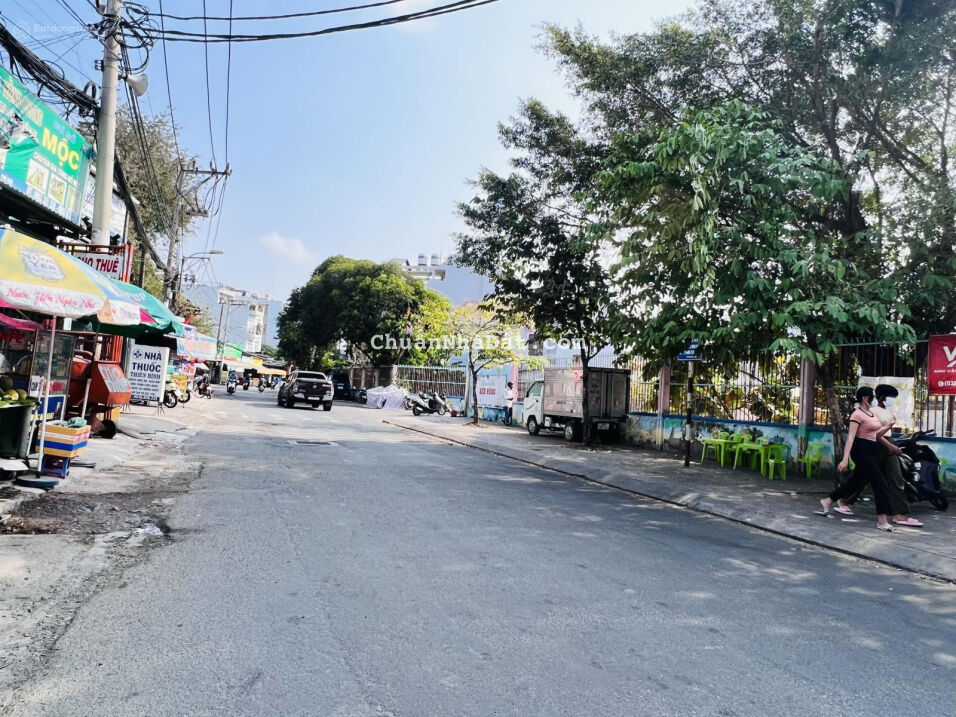 Giảm 3 tỷ đất mặt tiền ngay trung tâm Hoàng Diệu 2. Xây được hầm, thích hợp đầu tư, KD. Ngang 7.25m Giảm 3 tỷ đất mặt tiền ngay trung tâm Hoàng Diệu 2. Xây được hầm, thích hợp đầu tư, KD. Ngang 7.25m