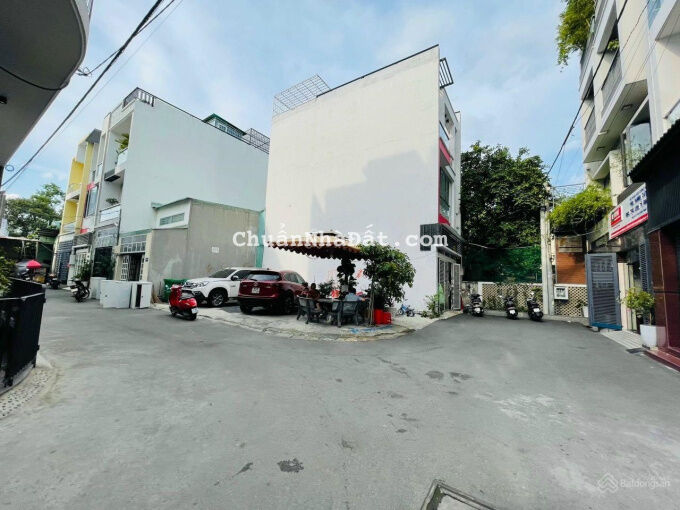 Hàng hiếm đất góc 2 mặt tiền thông thoáng không lộ giới bao đẹp P. Linh Trung. Giá 7.5 tỷ