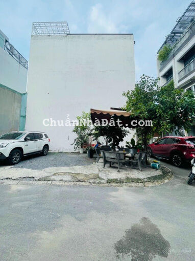 Hàng hiếm đất góc 2 mặt tiền thông thoáng không lộ giới bao đẹp P. Linh Trung. Giá 7.5 tỷ