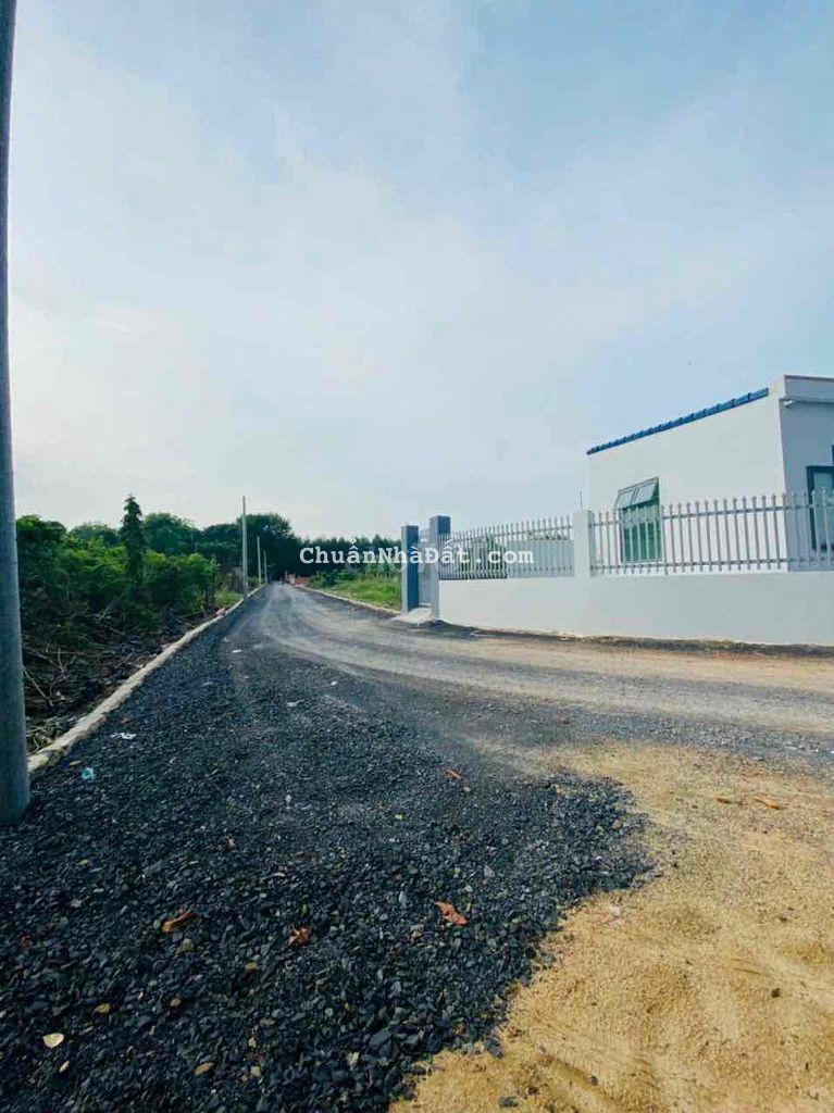 QUẢNG TIẾN GIÁP THỊ TRẤN TRẢNG BOM 880 Triệu QUẢNG TIẾN GIÁP THỊ TRẤN TRẢNG BOM 880 Triệu