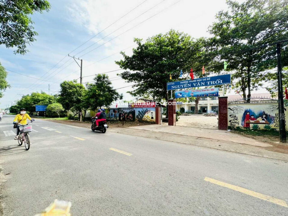 Cần bán gấp 250m2 đất vườn giá 640tr, sổ có sẵn, bao sang tên