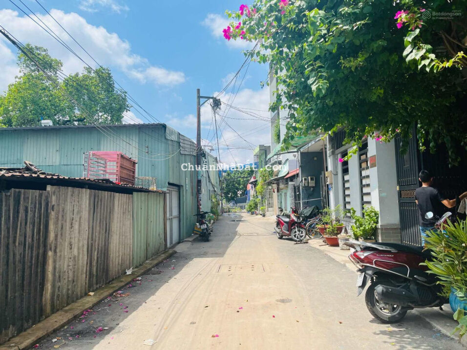 Đất giá rẻ, ngay siêu thị Aeon (4.5x11m), chỉ 3.6 tỷ hẻm nhựa XH