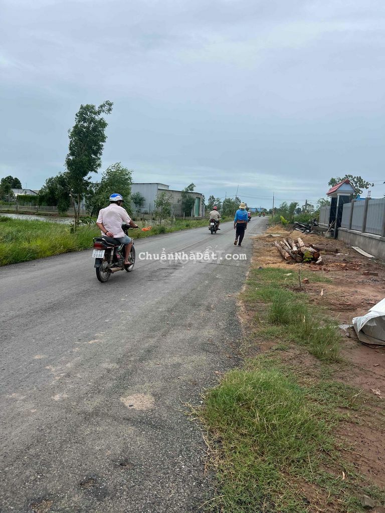 Đất Nền 560m2 (14x40) Xã Phú Đông