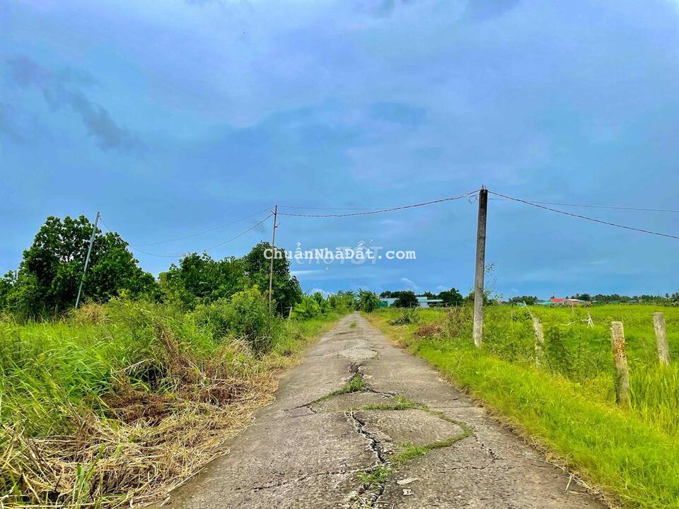 Đất thổ cư, đường đan ô tô gần bên hạ tầng Thị Trấn