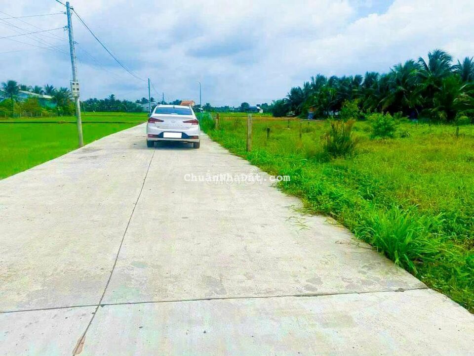 Hàng đầu tư vị trí cực đẹp không thể bỏ lỡ Hàng đầu tư vị trí cực đẹp không thể bỏ lỡ