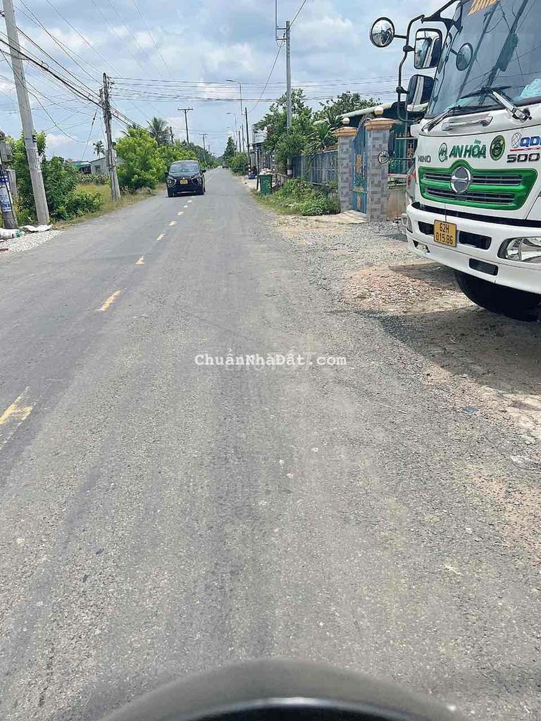 Mặt tiền nhựa 9m. Giáp thị trấn . 170mv thổ cư , nở hậu 6,3m