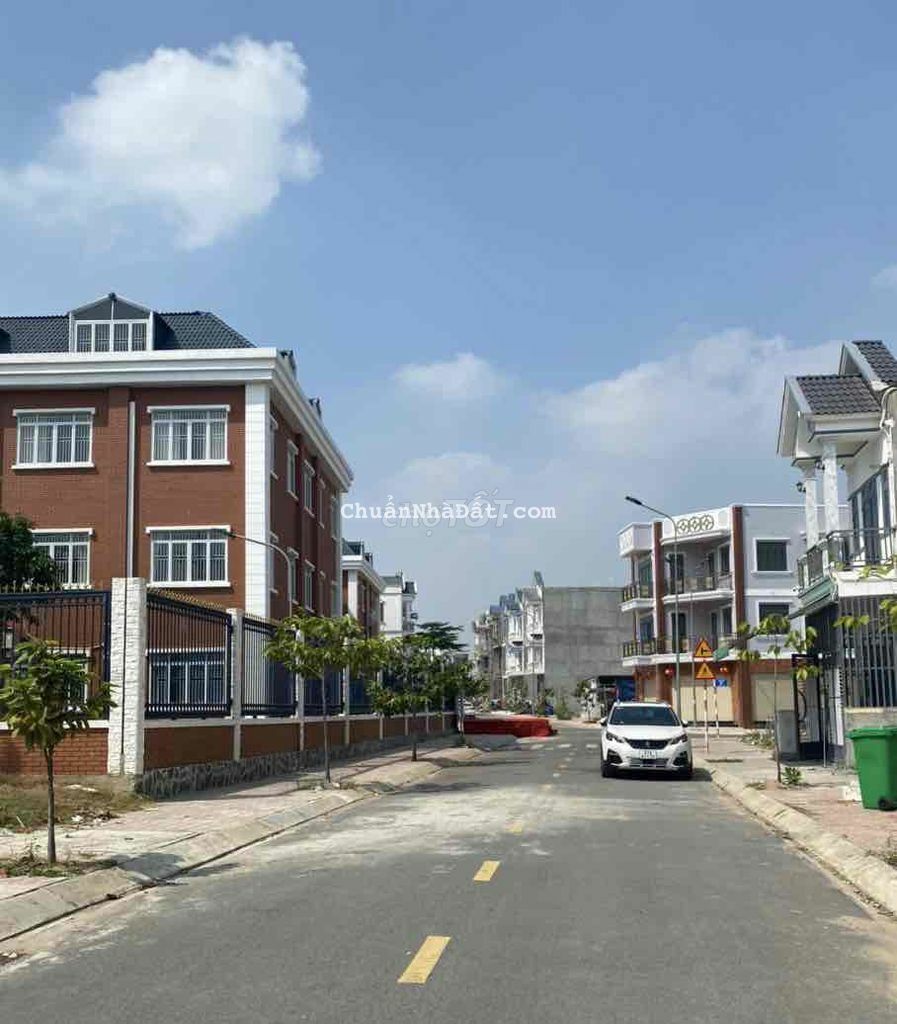 tân uyên đầu tư dân cư đông