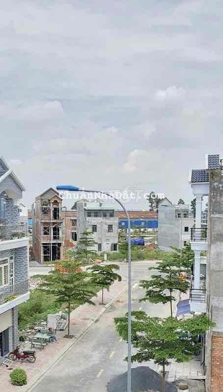 tân uyên ngay cổng xanh khu công nghiệp 1000 ha