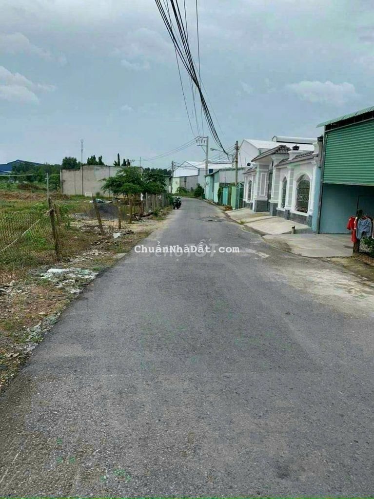 Đất sr mặt tiền đường nhựa buôn bán khánh bình 45 DT 5x32 gia 1ty4560