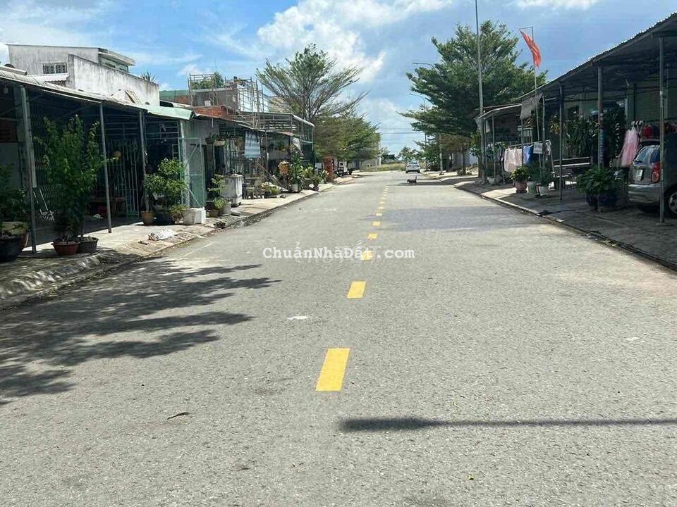 cắt lỗ 300 triệu bán gấp lô đất khu C Vsip2