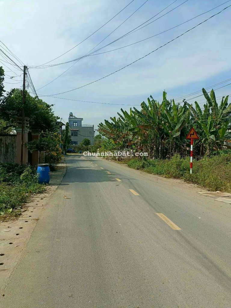 Lô đất mặt tiền phường thái hòa tân uyên.10x29.7 tc100m gia 2ty700 Lô đất mặt tiền phường thái hòa tân uyên.10x29.7 tc100m gia 2ty700