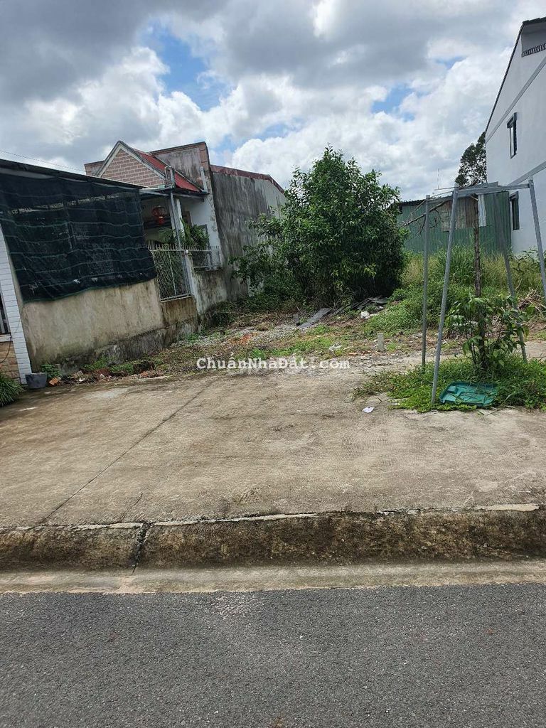 BÁN GẤP LÔ ĐẤT TRONG KHU DÂN CƯ VSIP2