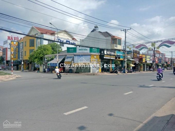 Bên hông chợ Quang Vinh 3, thuận tiện kinh doanh buôn bán