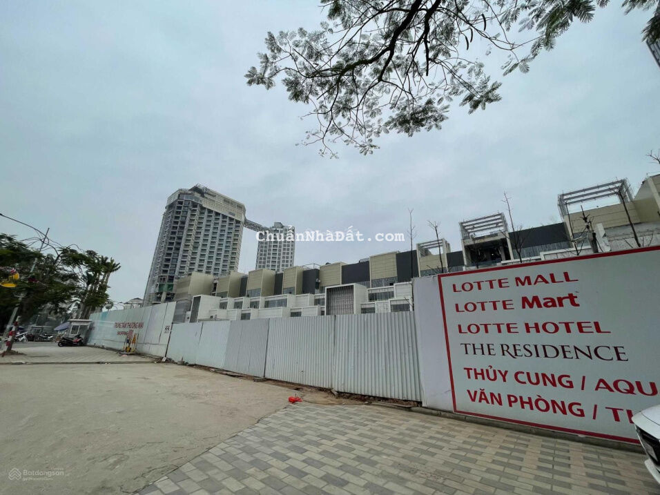 Bán đất số 17 ngõ 668 Lạc Long Quân - Đối diện Lotte - 168m2 - mặt tiền 6.3m ô tô thông - Giá 21tỷ