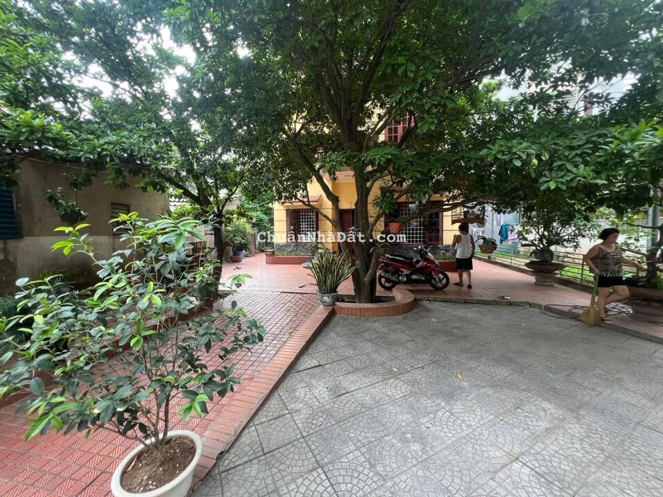 Chính chủ bán đất Trích Sài cách phố 30m ngõ thông ô tô 280m2 mặt tiền 14m giá 55tỷ sổ đỏ chính chủ