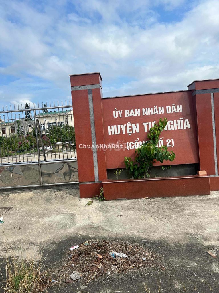 Chính chủ bán đất ngay cổng 2 Uỷ ban huyện Tư Nghĩa, Quảng Ngãi