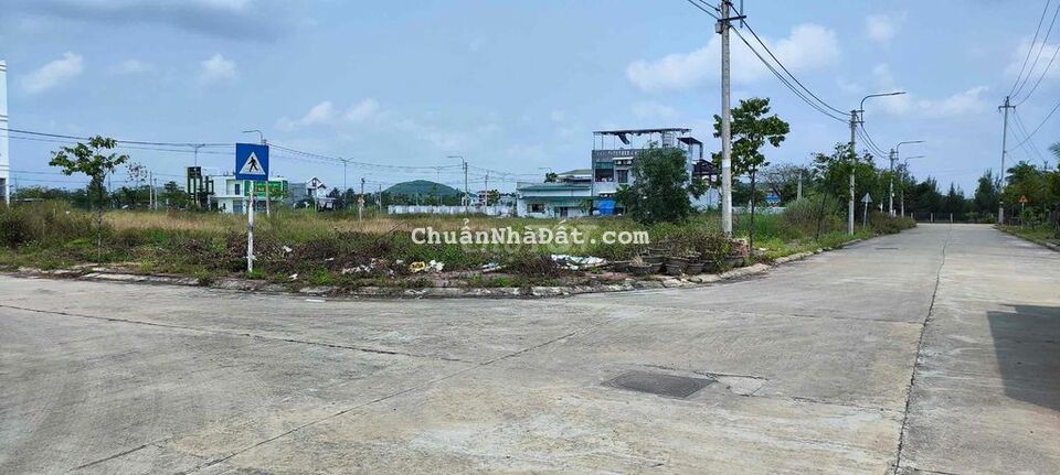 Chủ ở xa cần bán gấp lô đất đường Võ Tùng, TT Sông Vệ, gần trường Chủ ở xa cần bán gấp lô đất đường Võ Tùng, TT Sông Vệ, gần trường