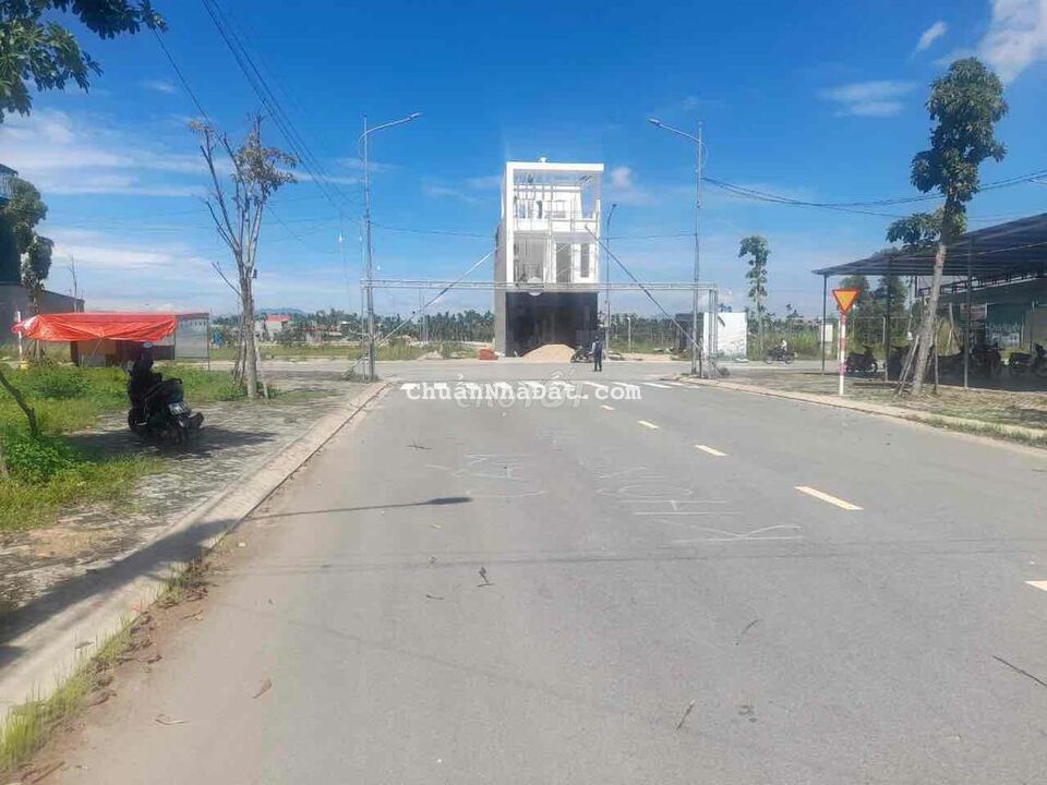 Bán lô đất mt 20m5 cách Nguyễn Công Phương chỉ 20m