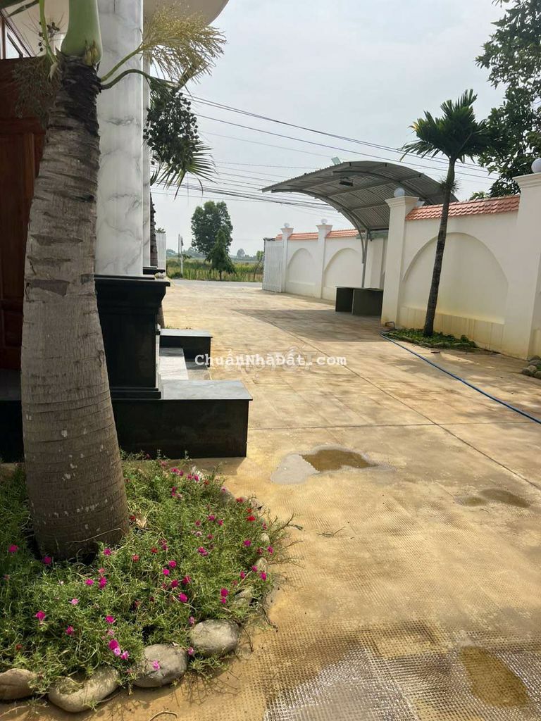 Bán đất có biệt thự view sông ở Bình Hòa. Vĩnh Cửu Bán đất có biệt thự view sông ở Bình Hòa. Vĩnh Cửu