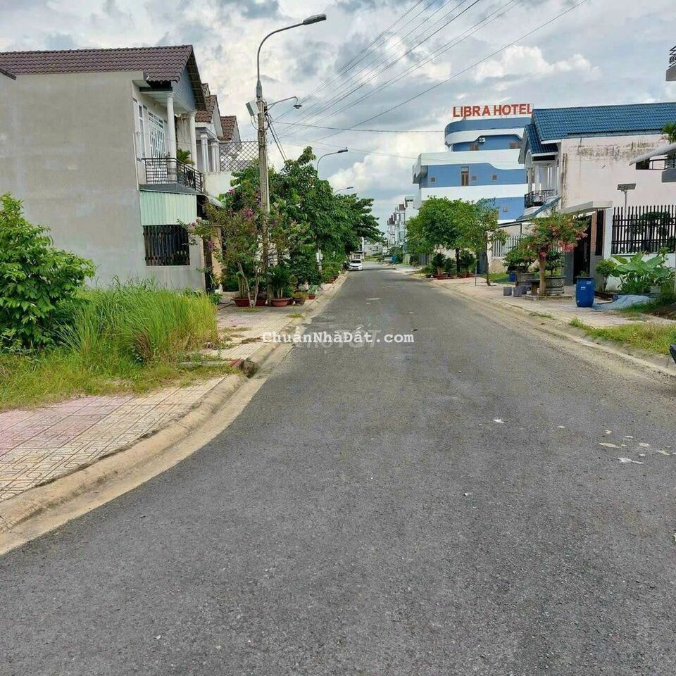 Bán lô góc đất thổ cư kdc Lavender Thạnh Phú, giá 3 tỷ