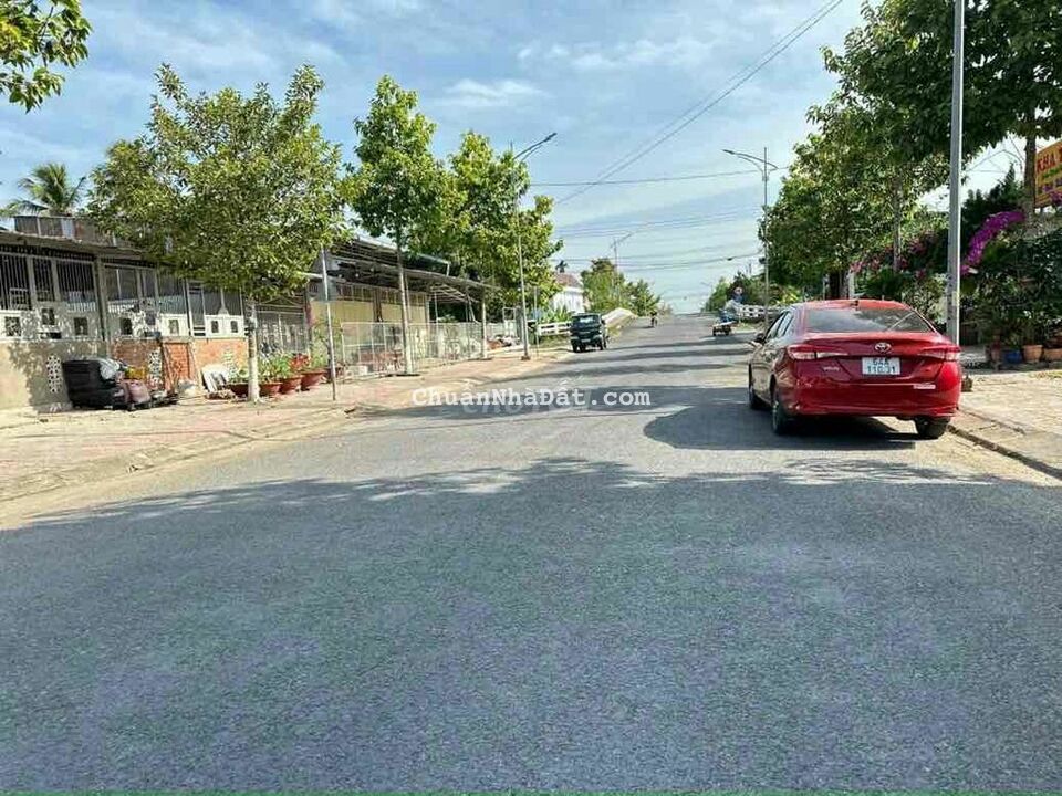 Bán Nền Mặt Tiền Phường Tân Ngãi- Vĩnh Long