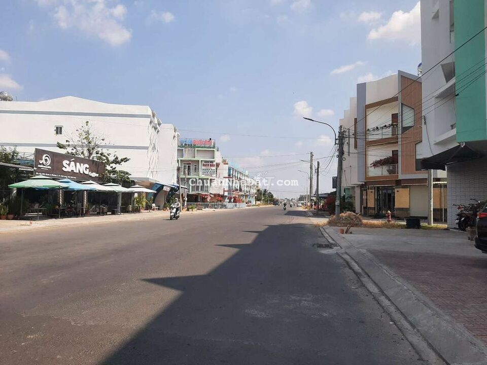 Bán đất mặt tiền đường Tiến Thành P3 TP Vĩnh Long (Đường Bờ Kinh)