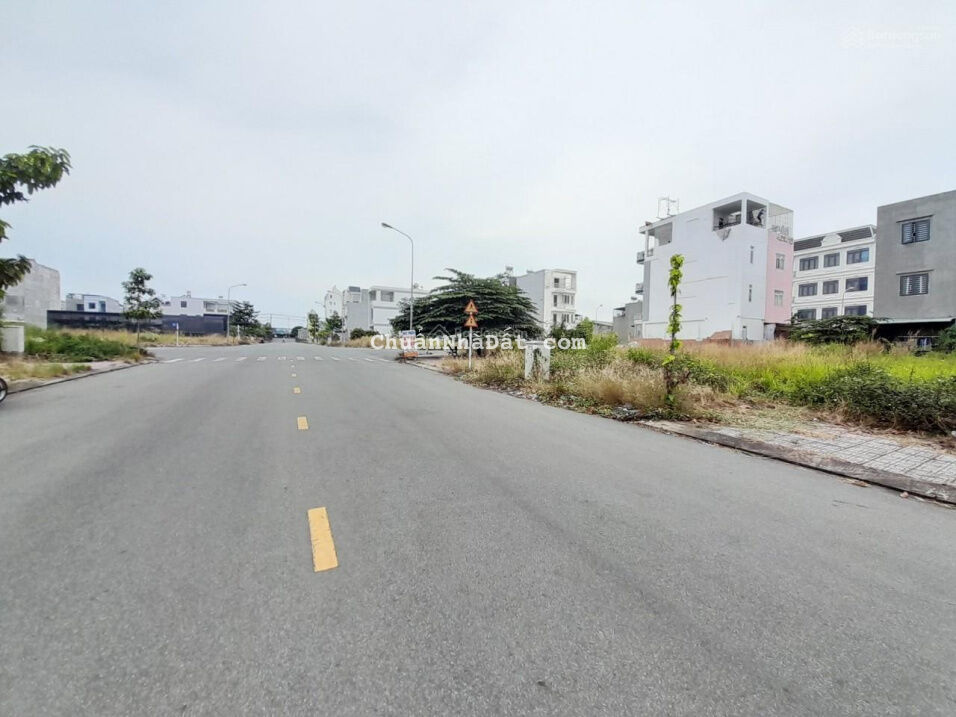 Siêu ngộp đất 5x25 mặt tiền đường N4 22m KDC Phú Hồng Thịnh Dĩ An Siêu ngộp đất 5x25 mặt tiền đường N4 22m KDC Phú Hồng Thịnh Dĩ An