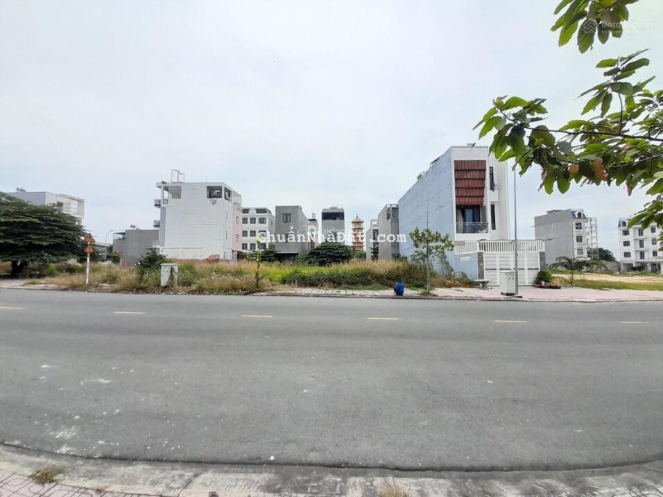 Siêu ngộp đất 5x25 mặt tiền đường N4 22m KDC Phú Hồng Thịnh Dĩ An Siêu ngộp đất 5x25 mặt tiền đường N4 22m KDC Phú Hồng Thịnh Dĩ An