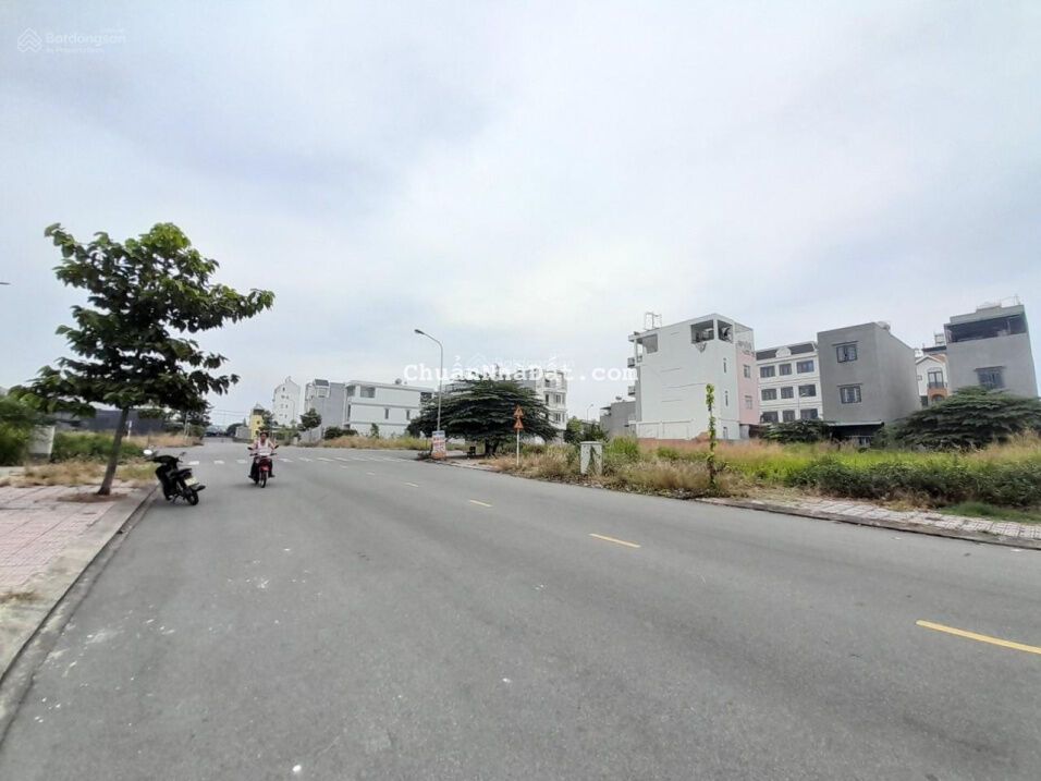 Siêu ngộp đất 5x25 mặt tiền đường N4 22m KDC Phú Hồng Thịnh Dĩ An Siêu ngộp đất 5x25 mặt tiền đường N4 22m KDC Phú Hồng Thịnh Dĩ An