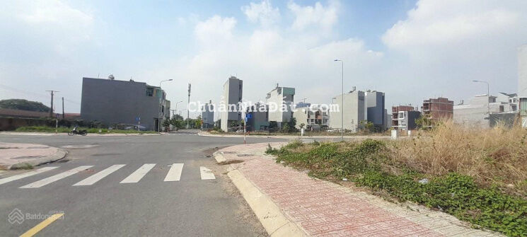 Bán lô góc 2 mặt tiền đường 22m TP. Dĩ An. LH 0849972971