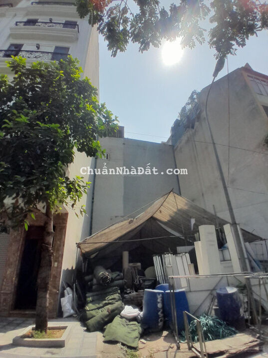 Bán gấp mảnh đất kđt Văn Khê 50m2, phân lô 6 tỷ 4