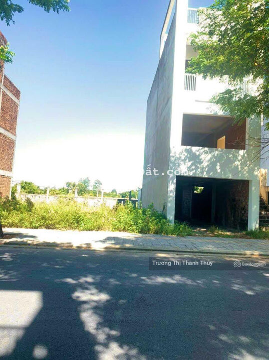 Bán đất trục shophouse 9,5m thông thẳng trường ĐH FPT - vị trí ngay kênh sinh thái - chỉ 3,5xx tỷ Bán đất trục shophouse 9,5m thông thẳng trường ĐH FPT - vị trí ngay kênh sinh thái - chỉ 3,5xx tỷ
