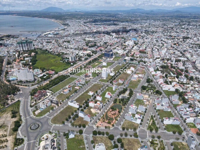 Bán 140m2 E4 ngay đường xuống biển Ocean Dune Phan Thiết Bán 140m2 E4 ngay đường xuống biển Ocean Dune Phan Thiết