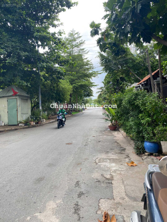 Bán đất DA Thế Kỷ 21 nền góc 2 mặt tiền công viên đường Đồng Văn Cống Q. 2 (154.6m2) 180 tr/m2 Bán đất DA Thế Kỷ 21 nền góc 2 mặt tiền công viên đường Đồng Văn Cống Q. 2 (154.6m2) 180 tr/m2